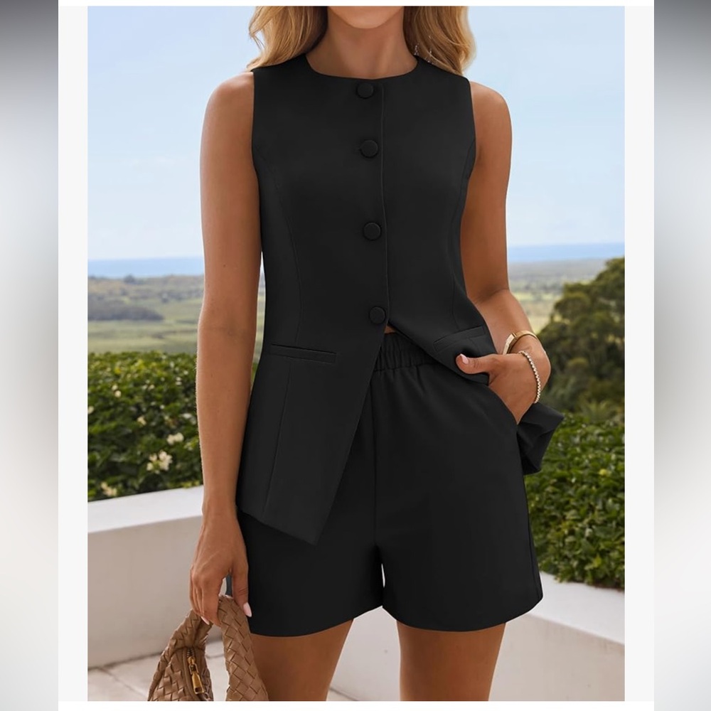 Stylish Black Sleeveless Blazer and Shorts Set